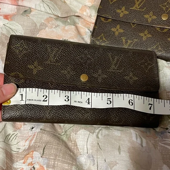 Louis Vuitton Wallet - Picture 1 of 5